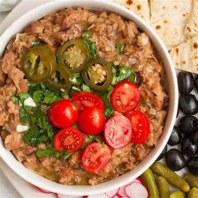  Ful Medames: Uma Explosão de Sabores e Texturas em um Prato Egípcio Tradicional!